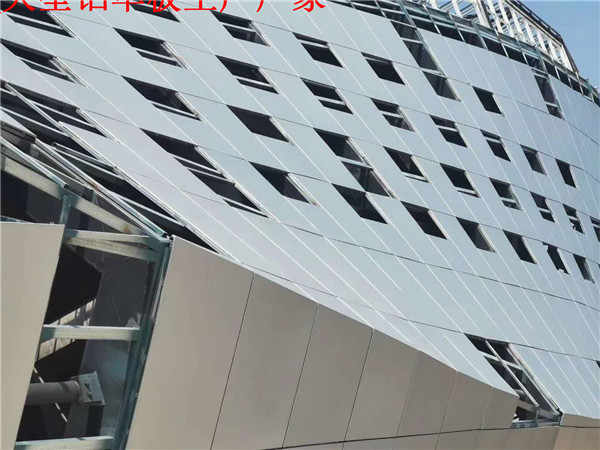 连州铝单板定制加工，铝单板铝扣板多少钱